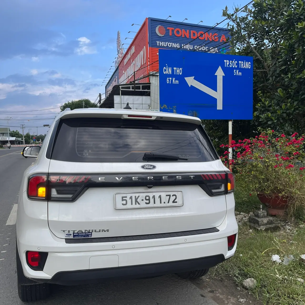 Xe 7 chỗ phục vụ thuê xe đi tỉnh